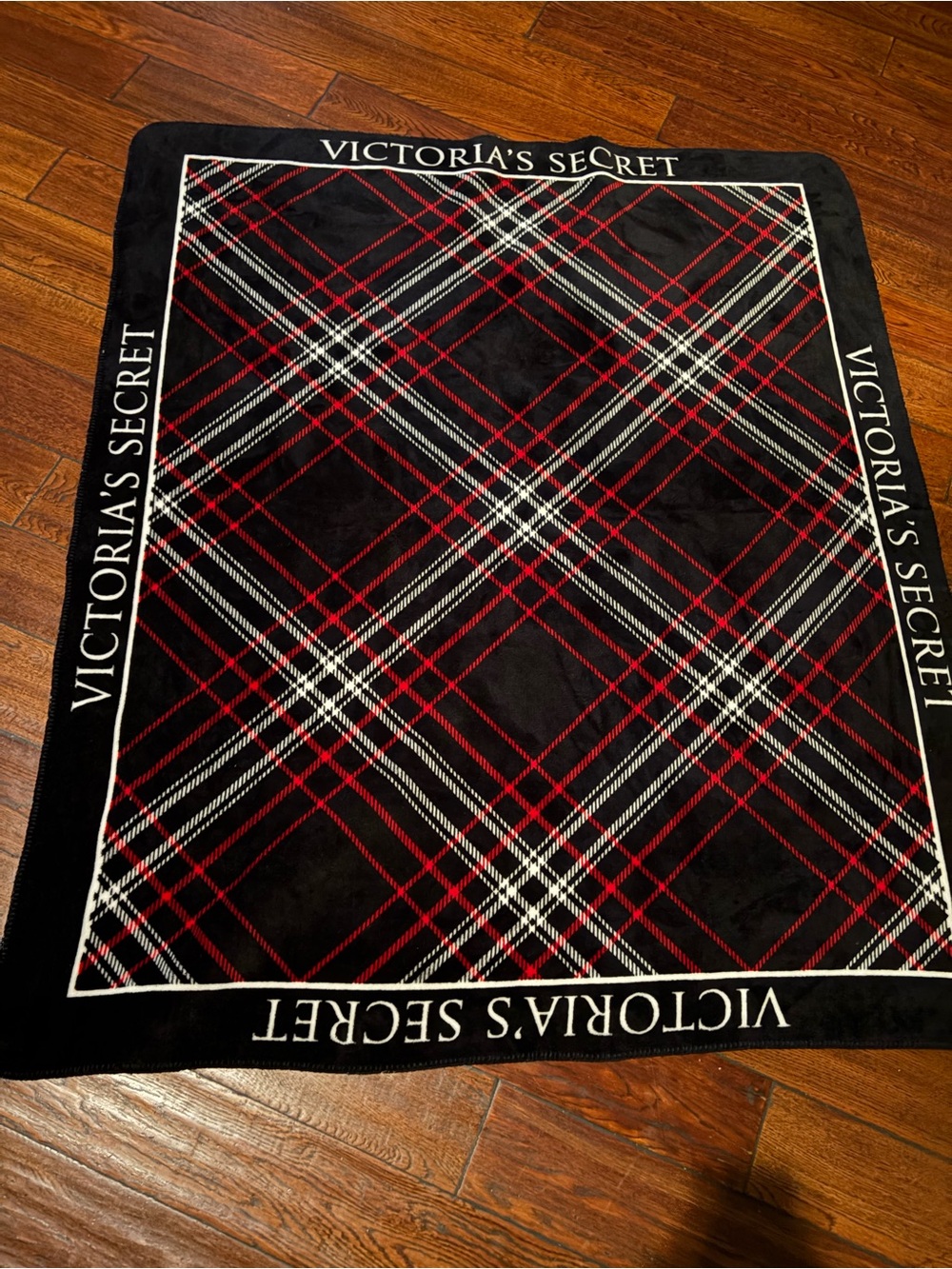 Victoria Secret Blanket fleece Throw blanket designer soft comforter body wrap